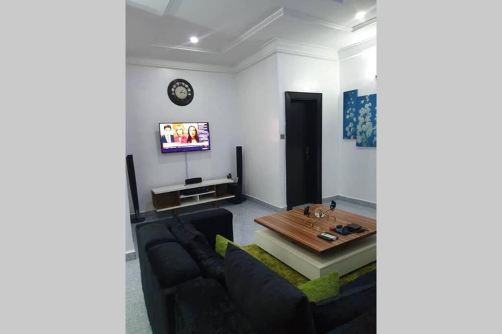 Well Furnished And Spacious 2 Bedroom Apartment Abuja Exterior photo